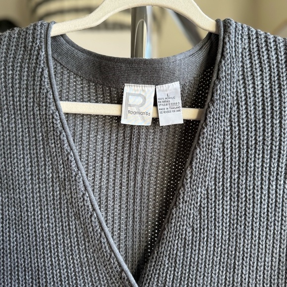 Roaman’s Gray Sleeveless Sweater Vest with Pockets Size Large - Picture 3 of 6